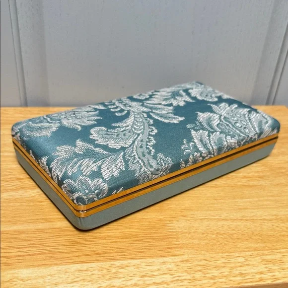 Vintage Travel Clamshell jewelry box with mirror 💍🩵 - Picture 3 of 17